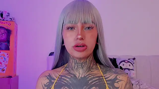 Snapshot of shadowcatt_ chatting on 11-17-25, 08:03 shadowcatt online show from 11-17-25, 08:03