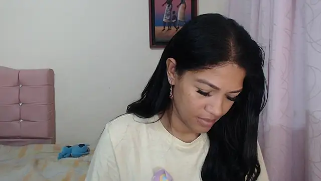 makennaa  online show from 04-15-26, 10:33