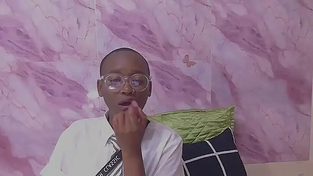 Snapshot of EbonyOlive69 chatting on 02-15-26, 06:15 EbonyOlive69 online show from 02-15-26, 06:15