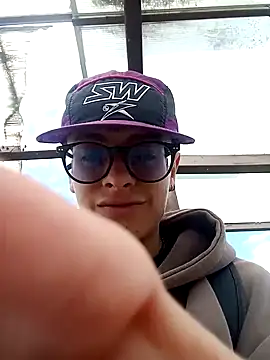 Cuervo maniaco online show from 01-15-25, 04:21