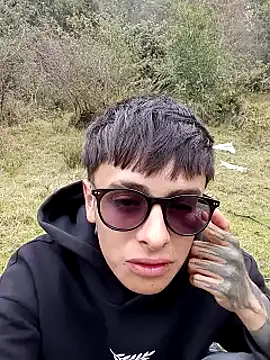 Cuervo maniaco online show from 02-19-25, 05:16