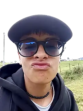 Cuervo maniaco online show from 02-21-25, 03:54