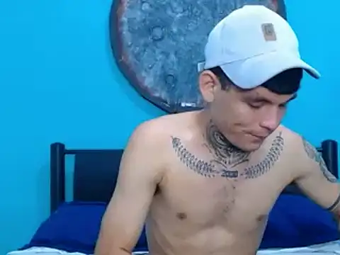 Snapshot of Dirtymatthew chatting on 03-08-25, 08:57 Dirtymatthew online show from 03-08-25, 08:57