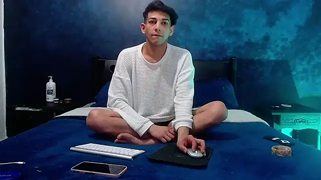 Snapshot of Dirtymatthew chatting on 01-08-26, 09:50 Dirtymatthew online show from 01-08-26, 09:50