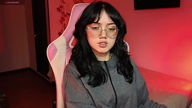 Snapshot of suzumi__ chatting on 12-05-24, 05:48 suzumi online show from 12-05-24, 05:48