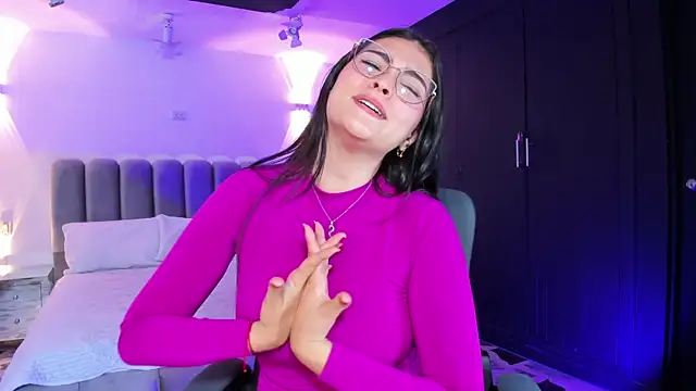 Snapshot of TifanyWhite_ chatting on 12-24-24, 12:11 TifanyWhite online show from 12-24-24, 12:11