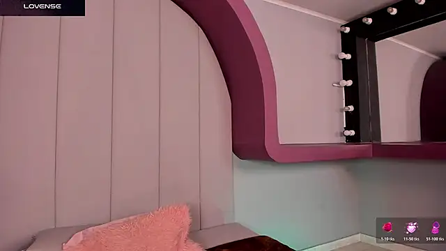 Snapshot of morganlake_ chatting on 11-26-25, 12:33 morganlake online show from 11-26-25, 12:33