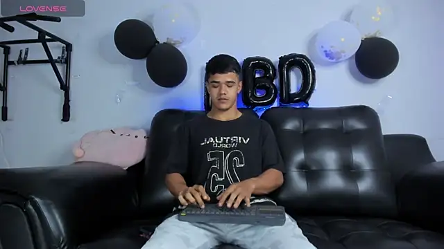 Rob saenz  online show from 02-17-25, 01:10