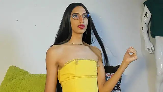 Snapshot of CharlotteLauren chatting on 09-18-25, 11:51 CharlotteLauren online show from 09-18-25, 11:51