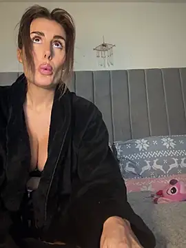 UKSYDNEYFOX online show from 03-05-25, 03:07