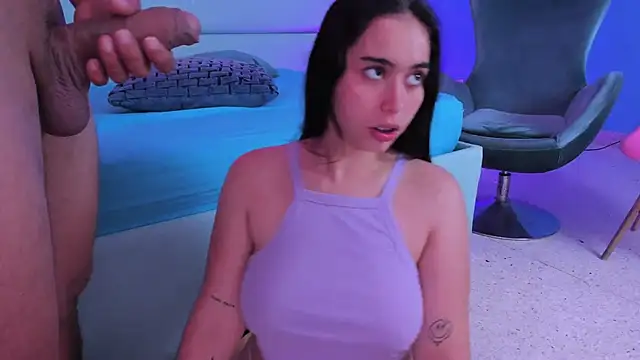 Snapshot of SophieRoyals chatting on 01-14-25, 04:40 SophieRoyals online show from 01-14-25, 04:40