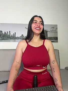 Snapshot of SophieRoyals chatting on 05-29-26, 01:31 SophieRoyals online show from 05-29-26, 01:31
