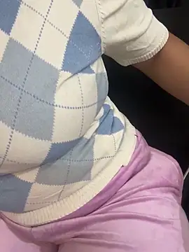 Snapshot of Diya_Chopra chatting on 11-03-25, 04:25 Diya Chopra online show from 11-03-25, 04:25