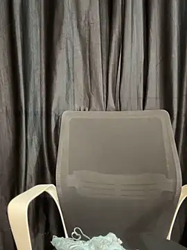 Snapshot of Diya_Chopra chatting on 11-28-25, 04:15 Diya Chopra online show from 11-28-25, 04:15