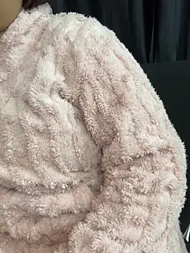 Snapshot of Diya_Chopra chatting on 12-01-25, 03:33 Diya Chopra online show from 12-01-25, 03:33