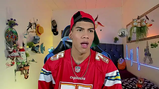 Damian latinxxx online show from 11-20-25, 03:07