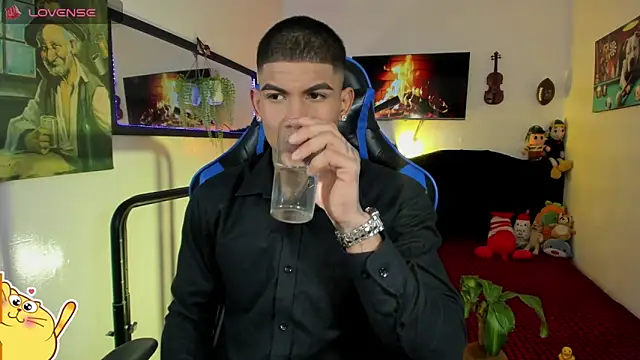 Snapshot of Damian_latinxxx chatting on 04-27-26, 12:08 Damian latinxxx online show from 04-27-26, 12:08