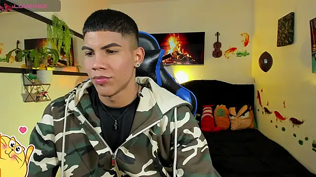 Snapshot of Damian_latinxxx chatting on 05-18-26, 03:02 Damian latinxxx online show from 05-18-26, 03:02