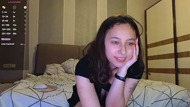 Agatha Sade online show from 01-07-25, 06:03