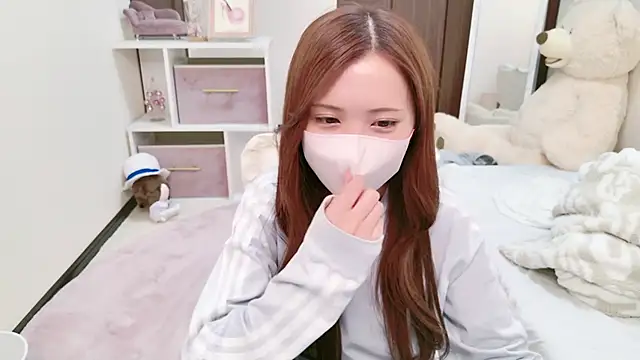 Snapshot of -SHINON- chatting on 12-15-24, 02:59 -SHINON- online show from 12-15-24, 02:59