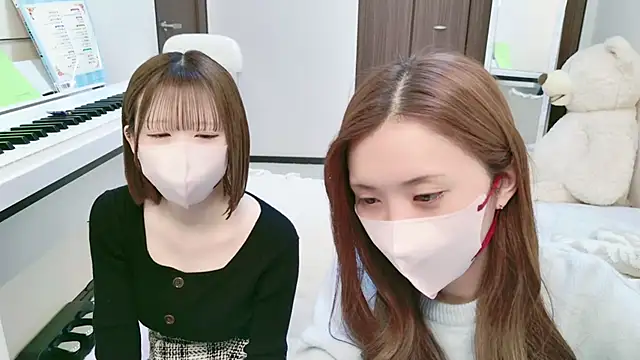 Snapshot of -SHINON- chatting on 12-27-24, 11:39 -SHINON- online show from 12-27-24, 11:39