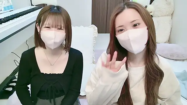 Snapshot of -SHINON- chatting on 12-28-24, 11:30 -SHINON- online show from 12-28-24, 11:30