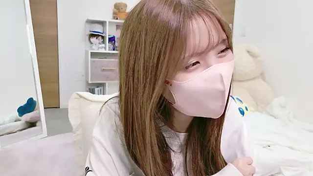 Snapshot of -SHINON- chatting on 11-14-25, 04:17 -SHINON- online show from 11-14-25, 04:17