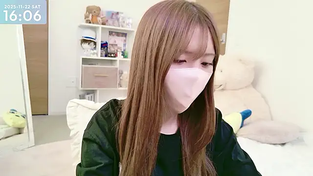 Snapshot of -SHINON- chatting on 11-22-25, 07:07 -SHINON- online show from 11-22-25, 07:07