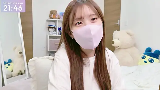 Snapshot of -SHINON- chatting on 12-04-25, 12:47 -SHINON- online show from 12-04-25, 12:47