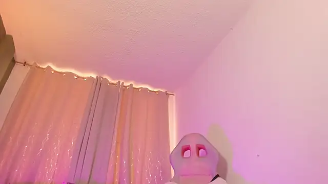 Zara dulce online show from 03-18-26, 04:43