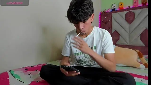 Santy carrington online show from 11-25-25, 01:38