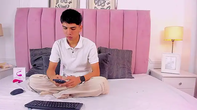 Santy carrington online show from 03-04-26, 07:53