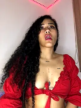 Snapshot of jaderossxx chatting on 12-08-24, 03:32 jaderossxx online show from 12-08-24, 03:32