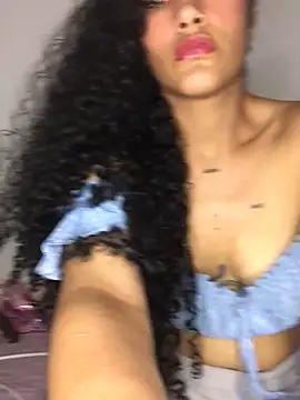 Snapshot of jaderossxx chatting on 01-24-25, 10:08 jaderossxx online show from 01-24-25, 10:08