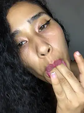 Snapshot of jaderossxx chatting on 03-07-25, 03:19 jaderossxx online show from 03-07-25, 03:19