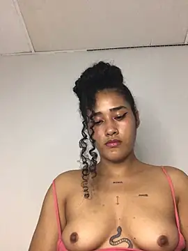 Snapshot of jaderossxx chatting on 03-15-25, 01:19 jaderossxx online show from 03-15-25, 01:19