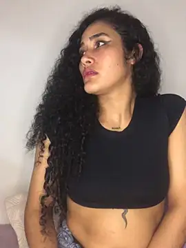 Snapshot of jaderossxx chatting on 03-22-25, 12:17 jaderossxx online show from 03-22-25, 12:17