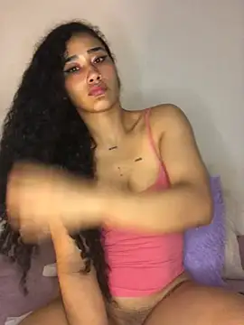 Snapshot of jaderossxx chatting on 03-22-25, 12:04 jaderossxx online show from 03-22-25, 12:04