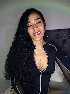 Snapshot of jaderossxx chatting on 11-22-25, 04:11 jaderossxx online show from 11-22-25, 04:11