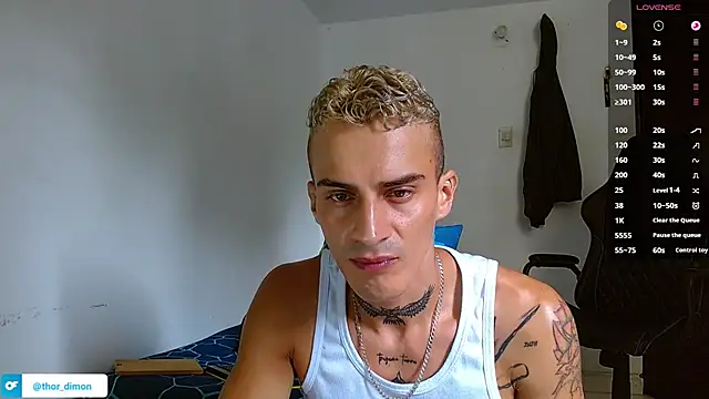Snapshot of bray_hotboy777 chatting on 06-07-26, 04:44 bray hotboy777 online show from 06-07-26, 04:44