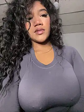 Snapshot of JennamartinyII chatting on 12-01-25, 04:34 JennamartinyII online show from 12-01-25, 04:34