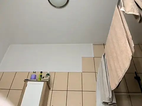 Snapshot of Milky_hairy_mommy chatting on 11-15-25, 08:27 Milky hairy mommy online show from 11-15-25, 08:27