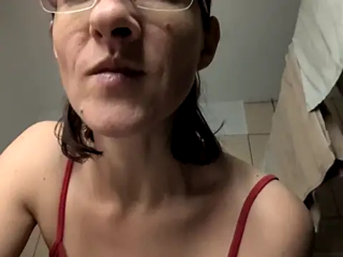 Snapshot of Milky_hairy_mommy chatting on 11-29-25, 08:45 Milky hairy mommy online show from 11-29-25, 08:45