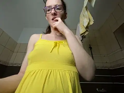 Snapshot of Milky_hairy_mommy chatting on 02-01-26, 07:45 Milky hairy mommy online show from 02-01-26, 07:45