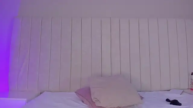 Snapshot of Littleolivia_ chatting on 02-03-25, 07:21 Littleolivia online show from 02-03-25, 07:21