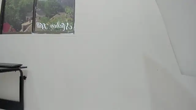 Snapshot of Littleolivia_ chatting on 02-06-25, 12:59 Littleolivia online show from 02-06-25, 12:59