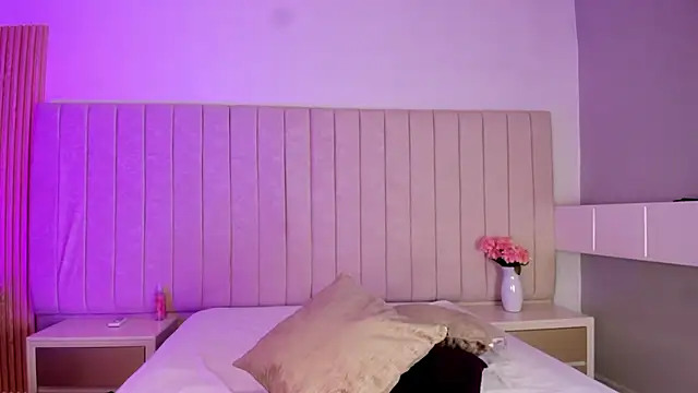 Littleolivia  online show from 03-24-26, 02:00