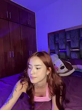 Snapshot of Veronica_isaza__ chatting on 01-05-25, 03:55 Veronica isaza online show from 01-05-25, 03:55