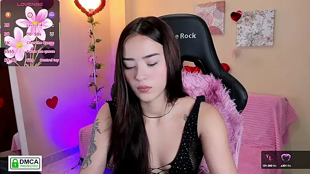 Snapshot of Veronica_isaza__ chatting on 02-16-25, 12:43 Veronica isaza online show from 02-16-25, 12:43