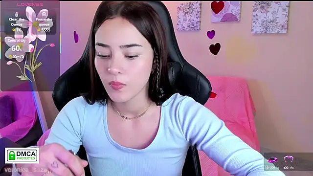 Snapshot of Veronica_isaza__ chatting on 03-11-25, 03:45 Veronica isaza online show from 03-11-25, 03:45